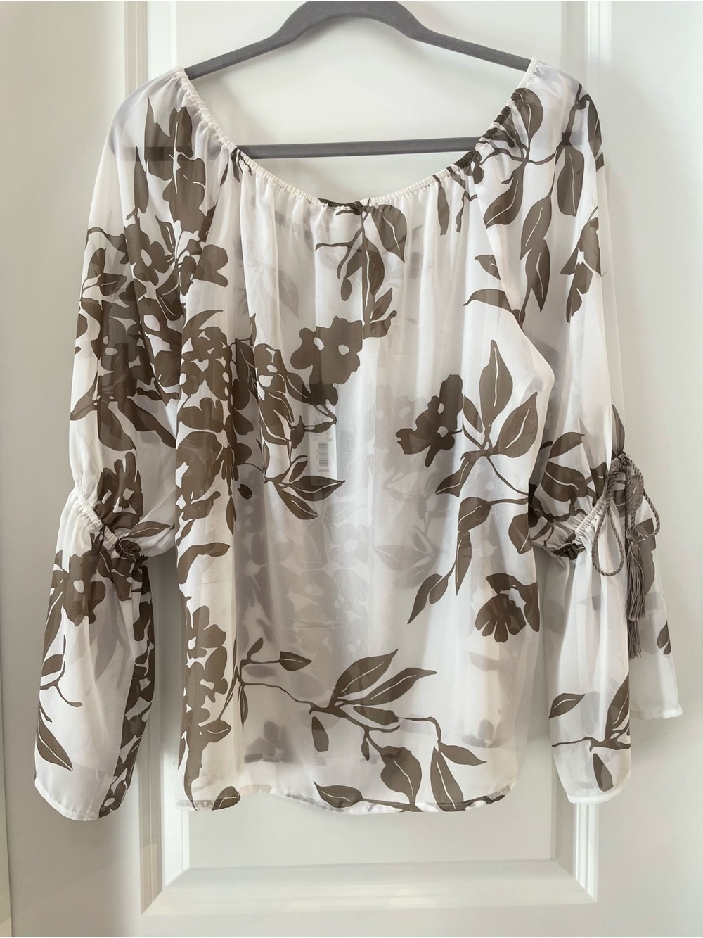 eva mendes for New York & Company Sheer Floral Peasant Top - Brown & White